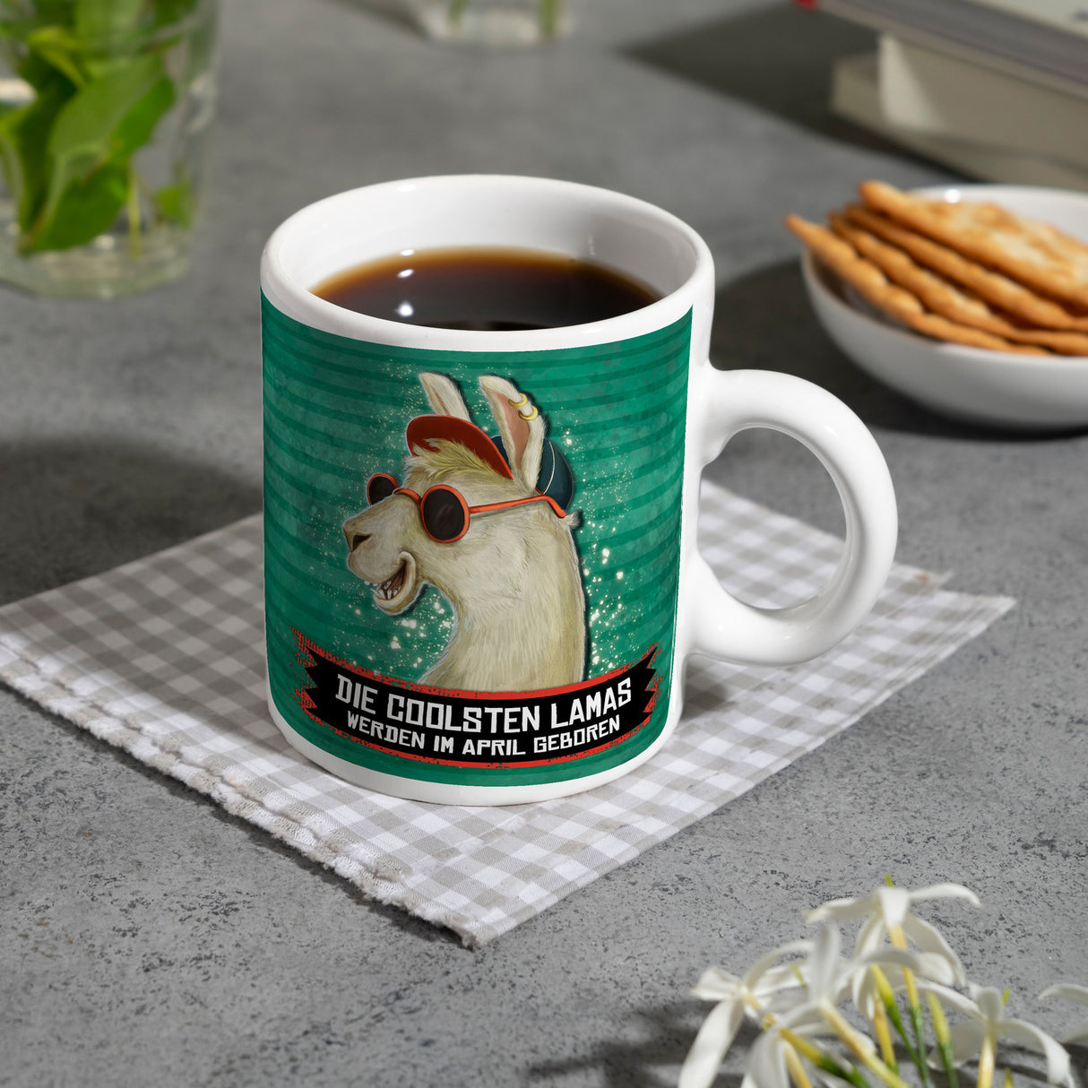 Kaffeebecher mit Spruch: Die coolsten Lamas werden im April geboren