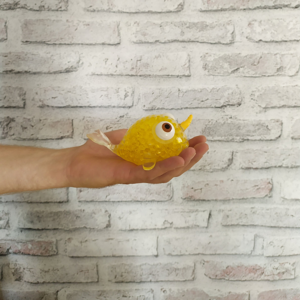 Narwal Stressball in gelb