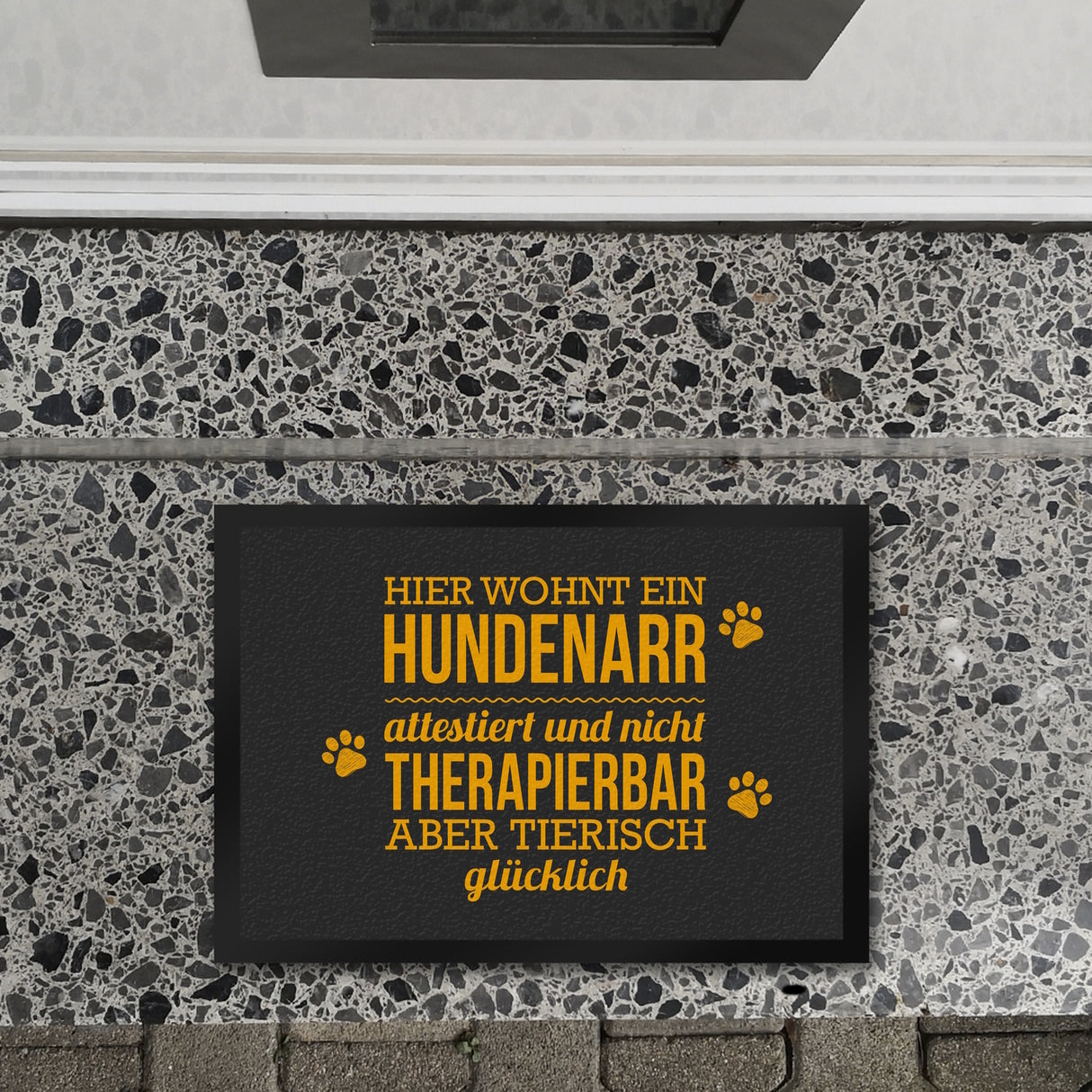 Hier wohnt ein Hundenarr… Fußmatte