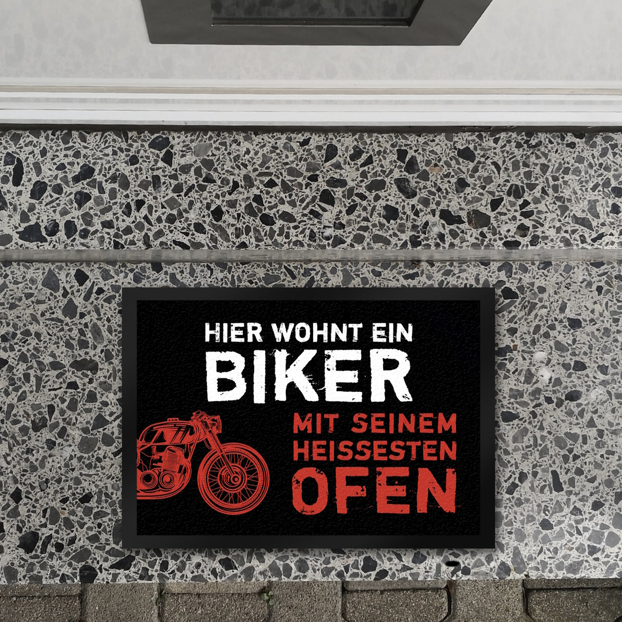 Hier wohnt ein Biker mit seinem heißesten Ofen Motorrad Fußmatte