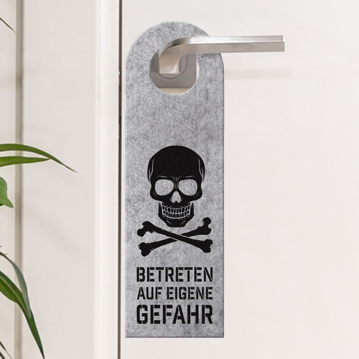 Betreten auf eigene Gefahr Totenkopf Türhänger