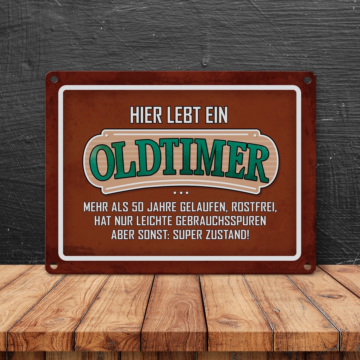 Hier lebt ein Oldtimer über 50 Metallschild