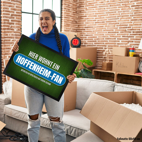 Hier wohnt ein Hoffenheim-Fan Fußmatte mit Rasen Motiv