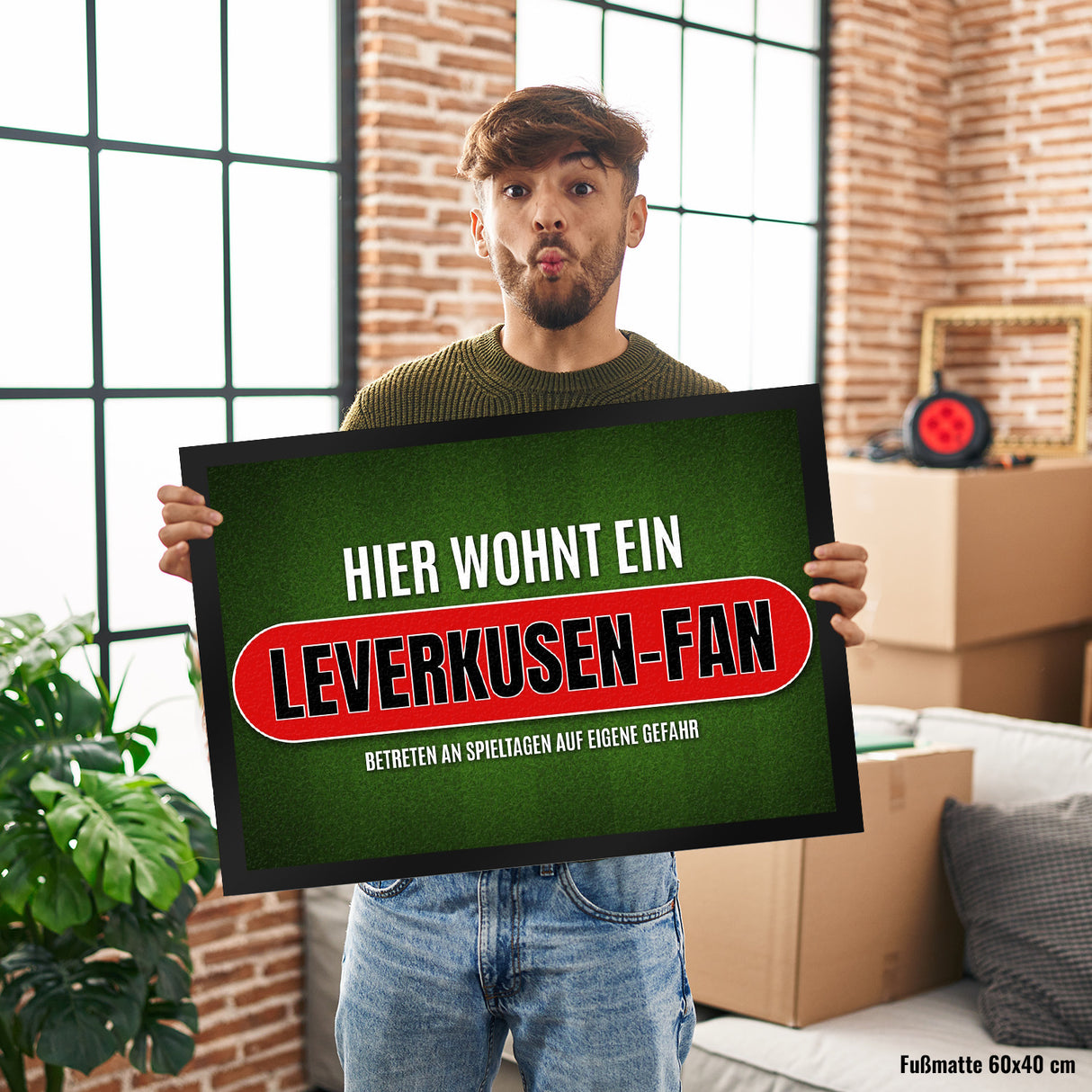 Hier wohnt ein Leverkusen-Fan Fußmatte mit Rasen Motiv