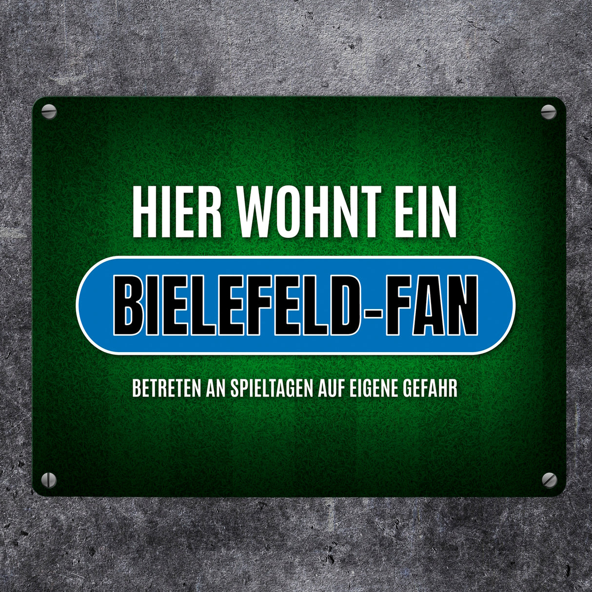 Hier wohnt ein Bielefeld-Fan Metallschild mit Rasen Motiv