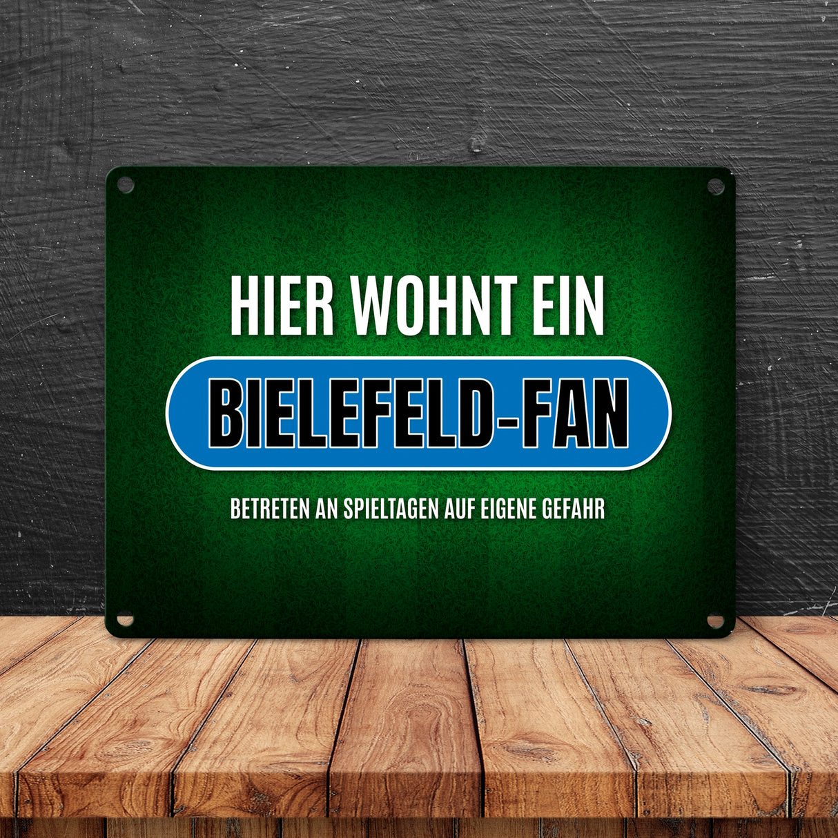 Hier wohnt ein Bielefeld-Fan Metallschild mit Rasen Motiv