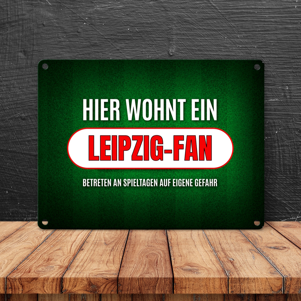 Hier wohnt ein Leipzig-Fan Metallschild mit Rasen Motiv