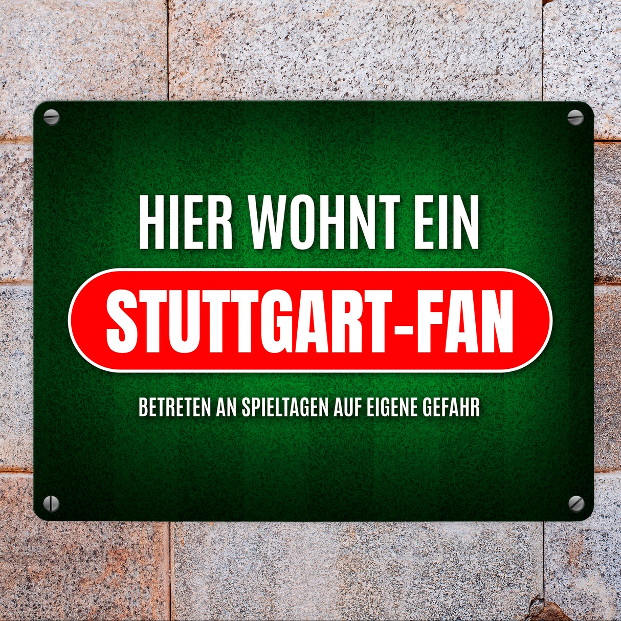Hier wohnt ein Fußballfan Metallschild mit Rasen Motiv - Fußball Tor Verein Fußballplatz Platz kicken