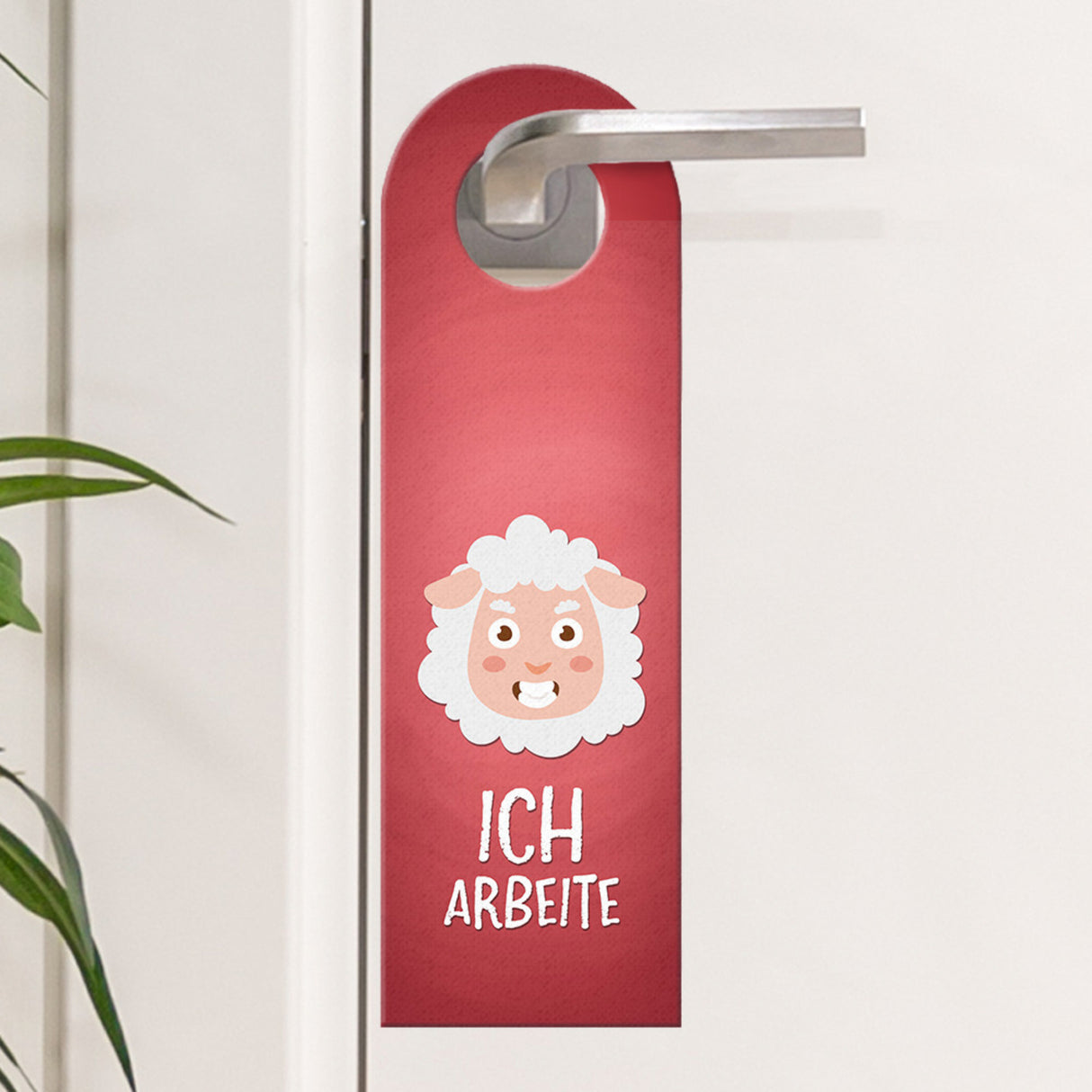 Ich arbeite oder willkommen Türhänger mit Schaf Motiv