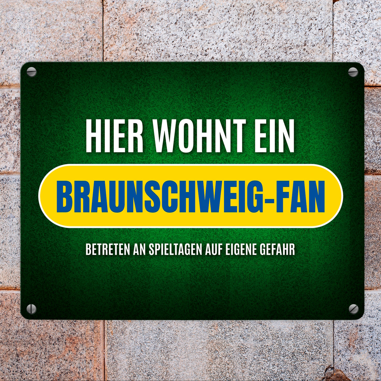 Hier wohnt ein Braunschweig-Fan Metallschild mit Rasen Motiv