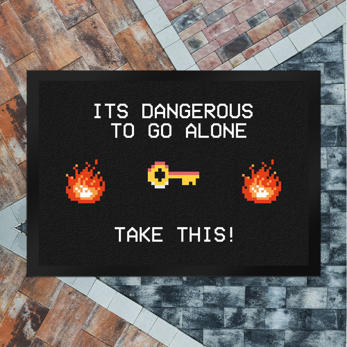 Dangerous to go Alone Fußmatte für alle Retro Zocker mit Pixel-Motiv