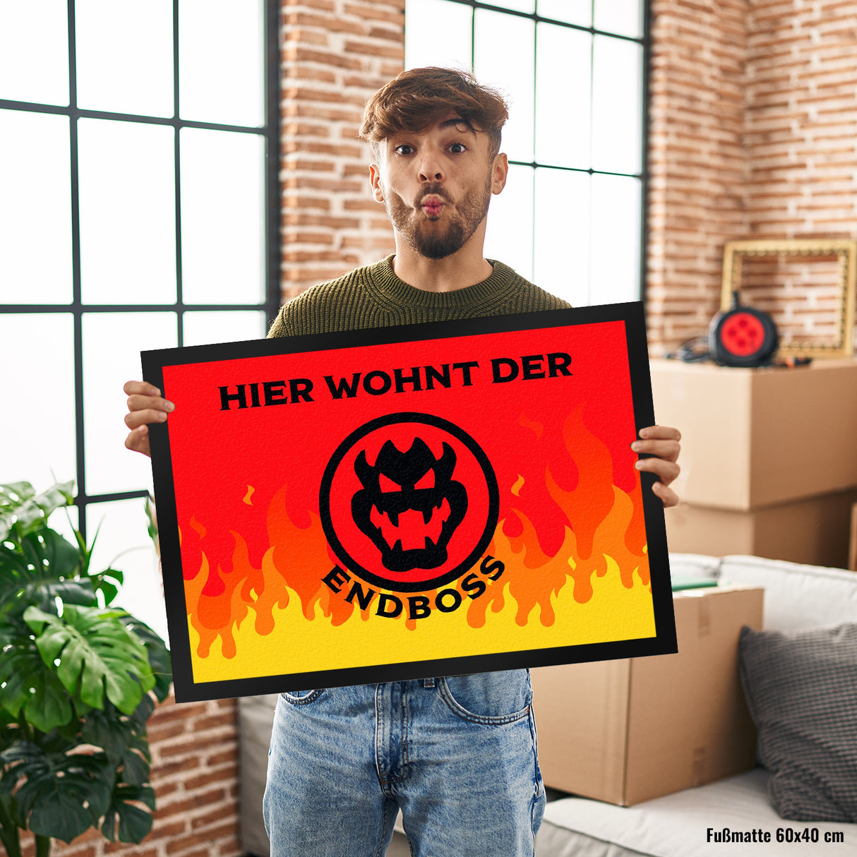 Hier wohnt der Endboss Fußmatte mit Flammenmotiv