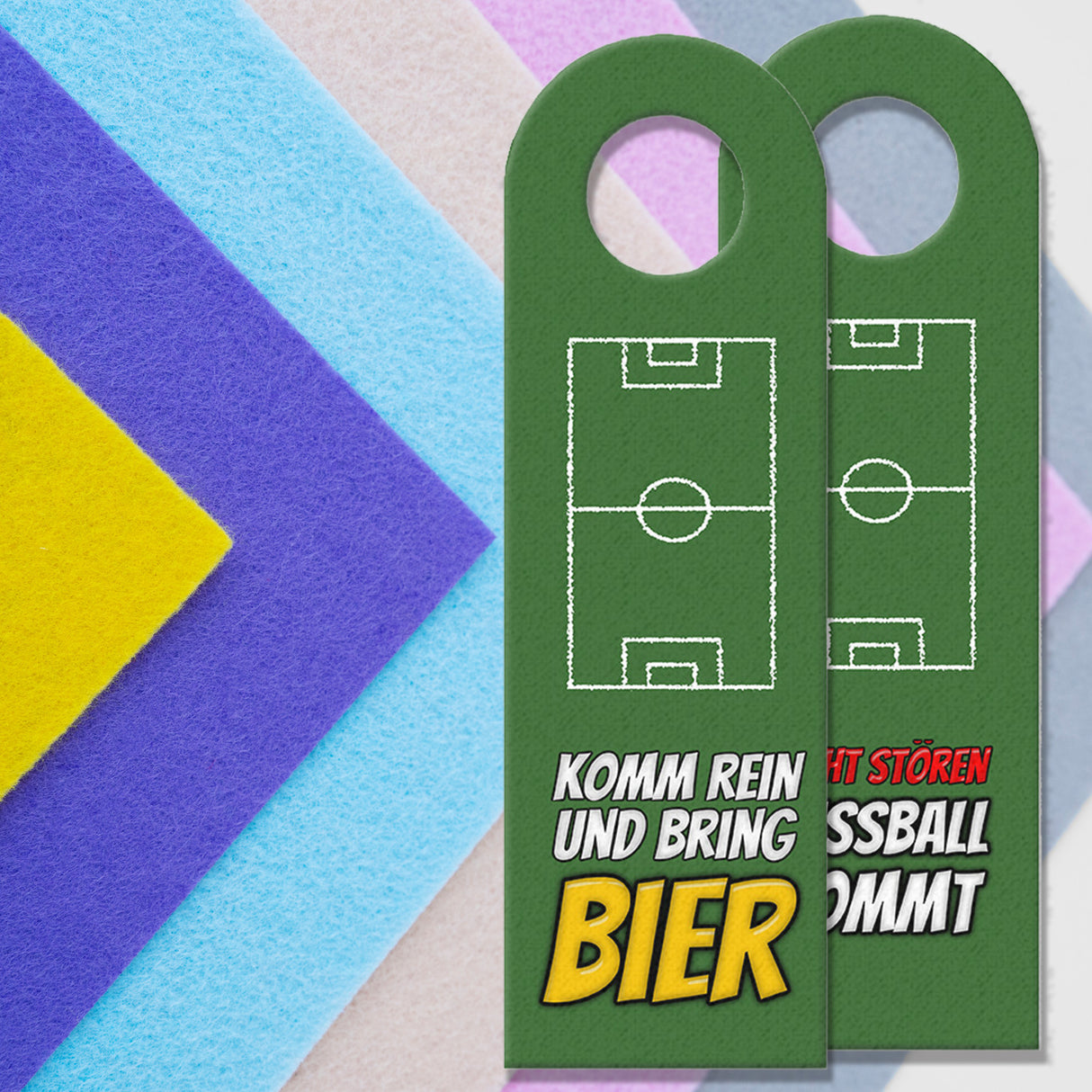 Türhänger in grasgrün mit Fußballfeld Nicht Stören - Komm rein und bring Bier