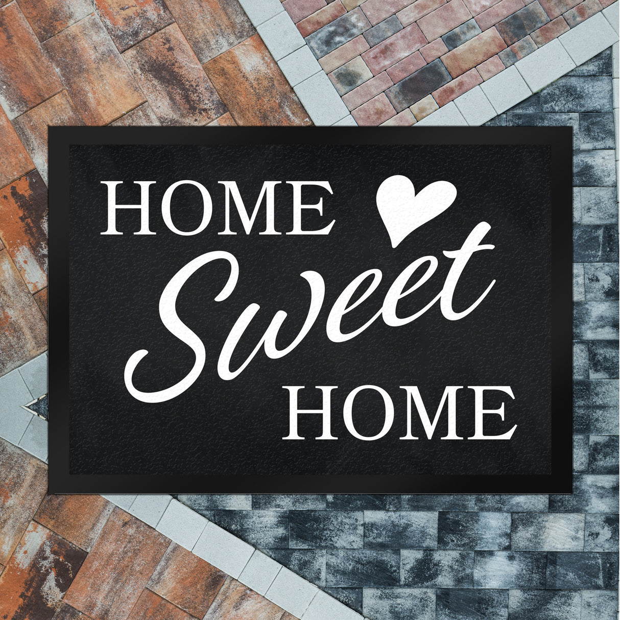 Home Sweet Home Fußmatte mit eleganter Aufschrift auf schwarzem Hintergrund