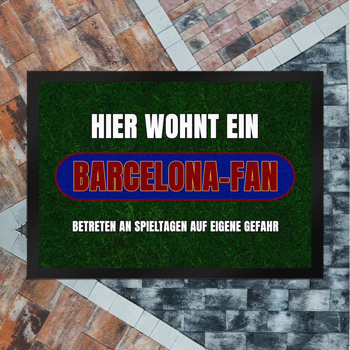 Hier wohnt ein Barcelona-Fan Fußmatte in 35x50 cm mit Rasenmotiv