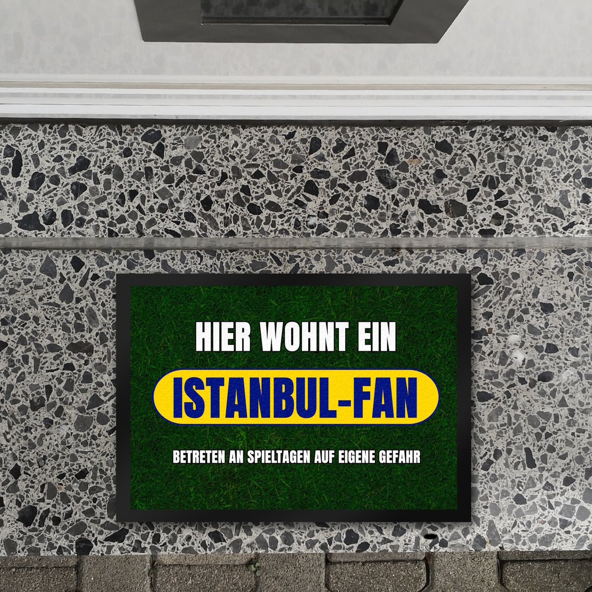 Hier wohnt ein Istanbul-Fan Fußmatte in 35x50 cm mit Rasenmotiv