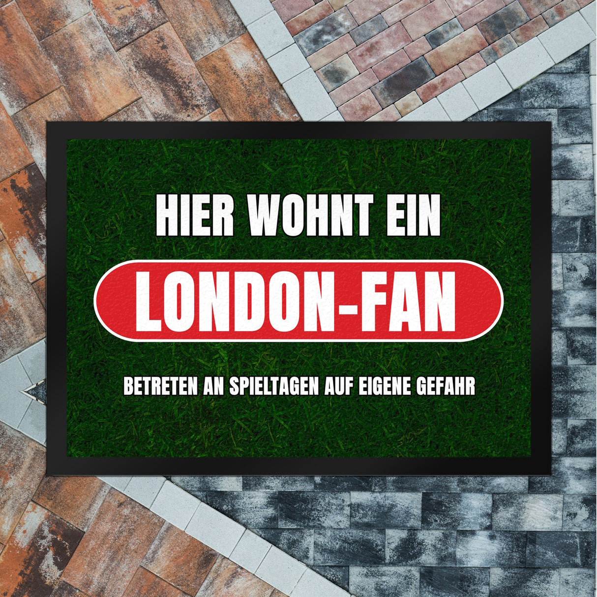 Hier wohnt ein London-Fan Fußmatte in 35x50 cm mit Rasenmotiv