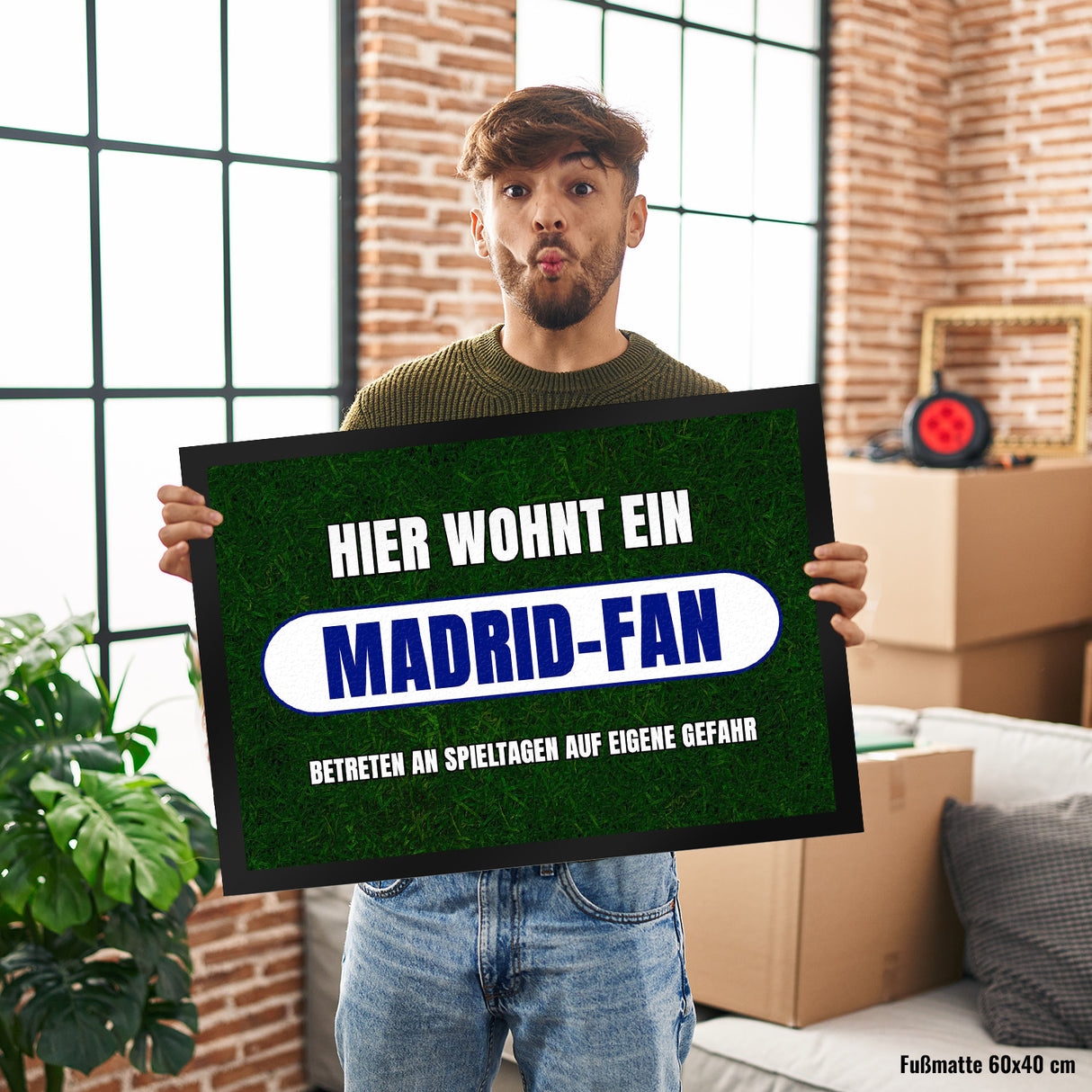 Hier wohnt ein Madrid-Fan Fußmatte in 35x50 cm mit Rasenmotiv