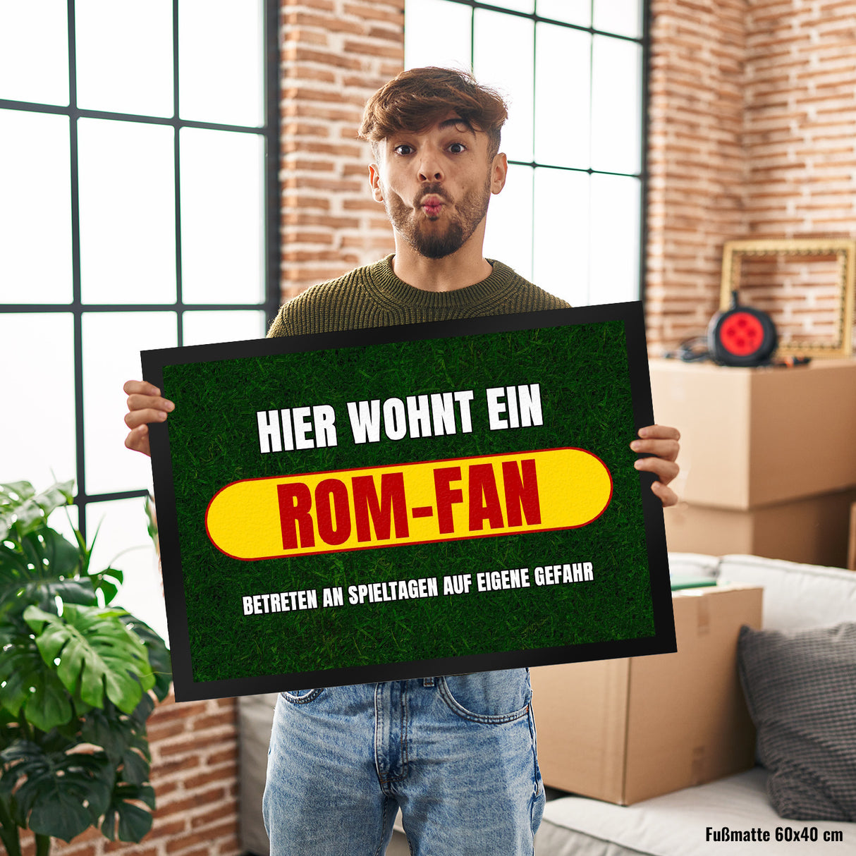 Hier wohnt ein Rom-Fan Fußmatte in 35x50 cm mit Rasenmotiv