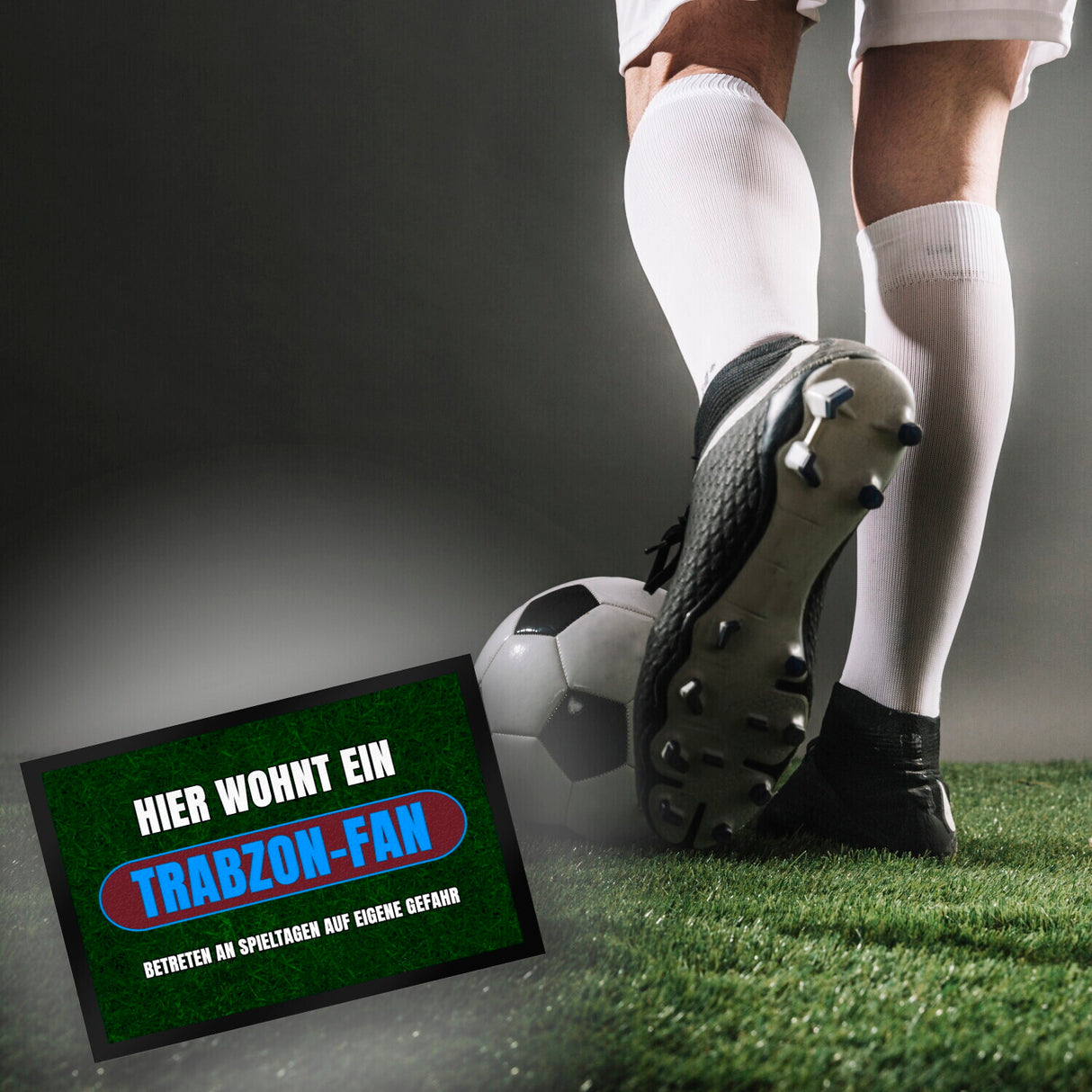Hier wohnt ein Trabzon-Fan Fußmatte in 35x50 cm mit Rasenmotiv