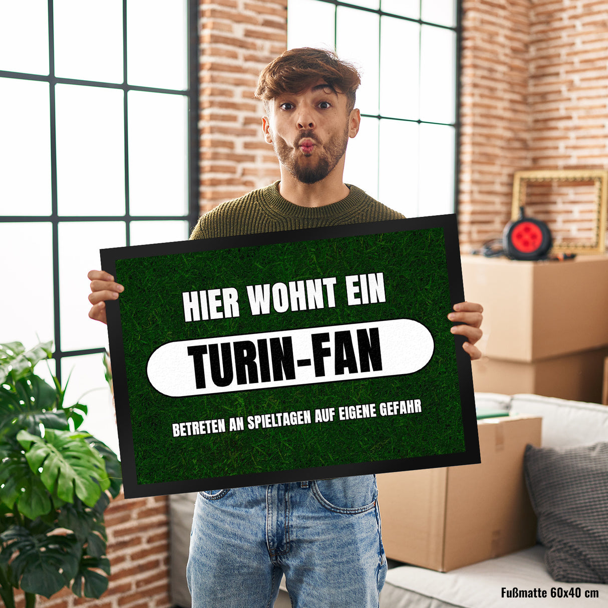 Hier wohnt ein Turin-Fan Fußmatte in 35x50 cm mit Rasenmotiv