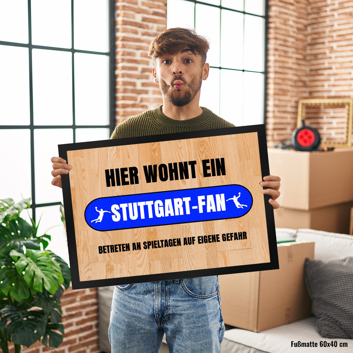 Hier wohnt ein Stuttgart-Fan Fußmatte in 35x50 cm mit Turnhallenboden Motiv