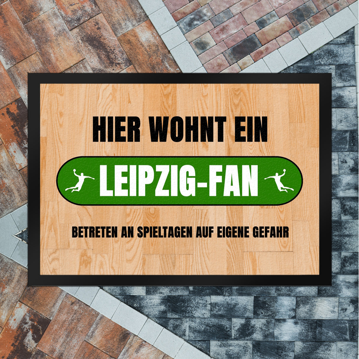 Hier wohnt ein Leipzig-Fan Fußmatte in 35x50 cm mit Turnhallenboden Motiv