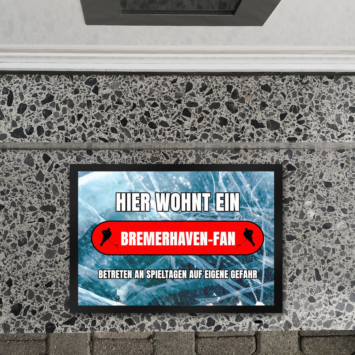 Hier wohnt ein Bremerhaven-Fan Fußmatte in 35x50 cm mit Eishallen Boden-Motiv