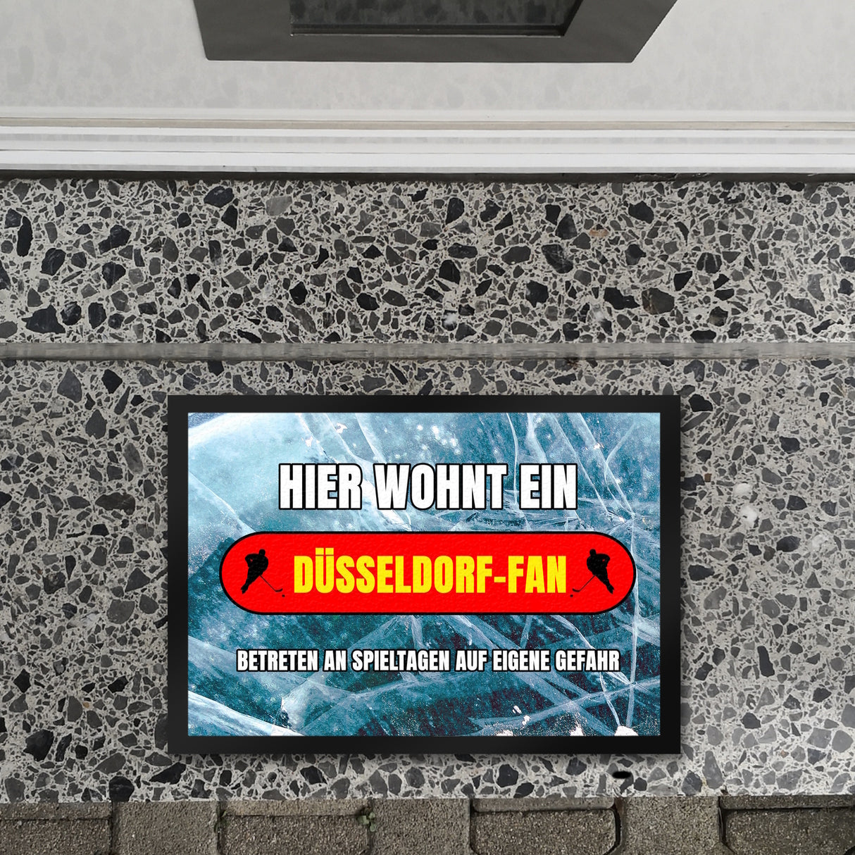 Hier wohnt ein Düsseldorf-Fan Fußmatte in 35x50 cm mit Eishallen Boden-Motiv