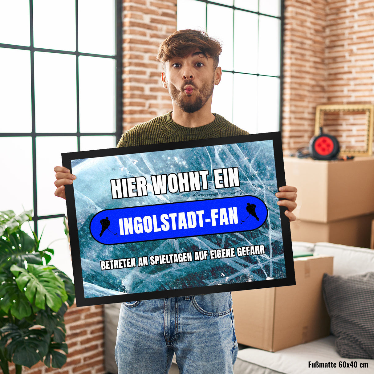 Hier wohnt ein Ingolstadt-Fan Fußmatte in 35x50 cm mit Eishallen Boden-Motiv