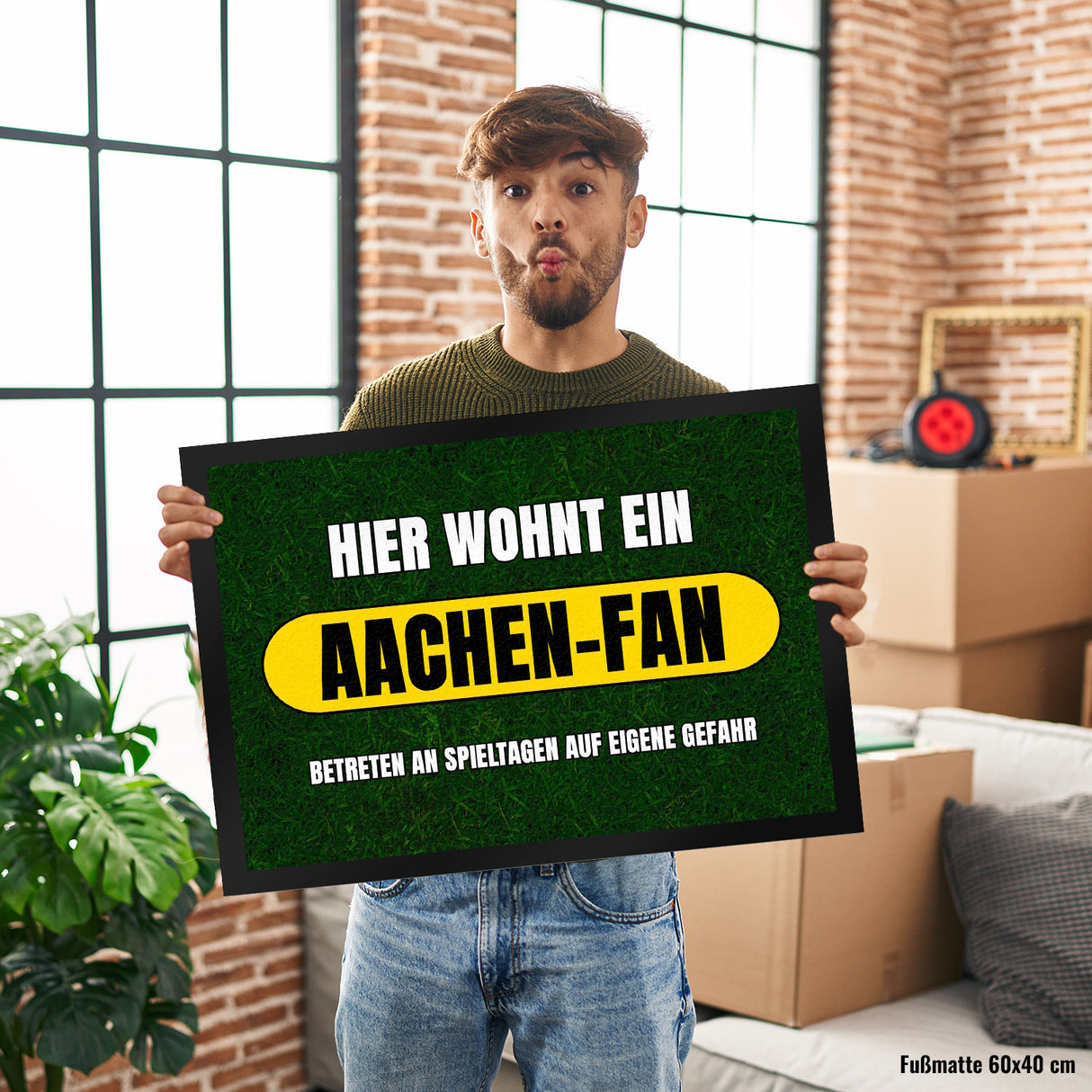 Hier wohnt ein Aachen-Fan Fußmatte in 35x50 cm mit Rasenmotiv