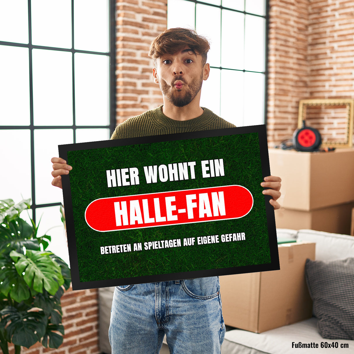 Hier wohnt ein Halle-Fan Fußmatte in 35x50 cm mit Rasenmotiv