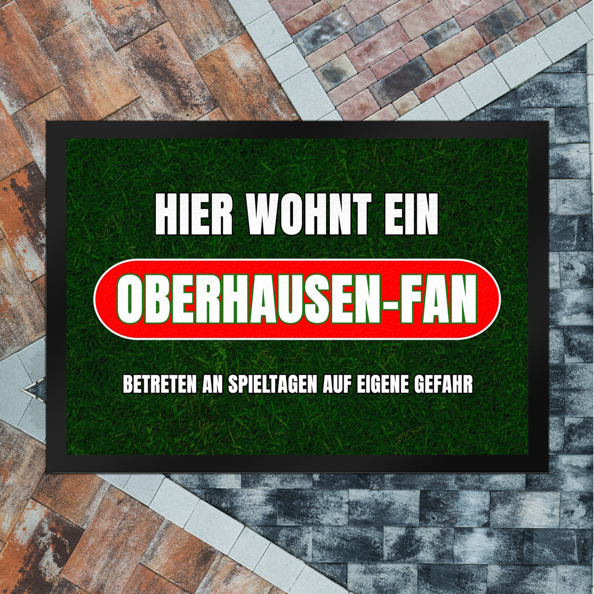 Hier wohnt ein Oberhausen-Fan Fußmatte in 35x50 cm mit Rasenmotiv