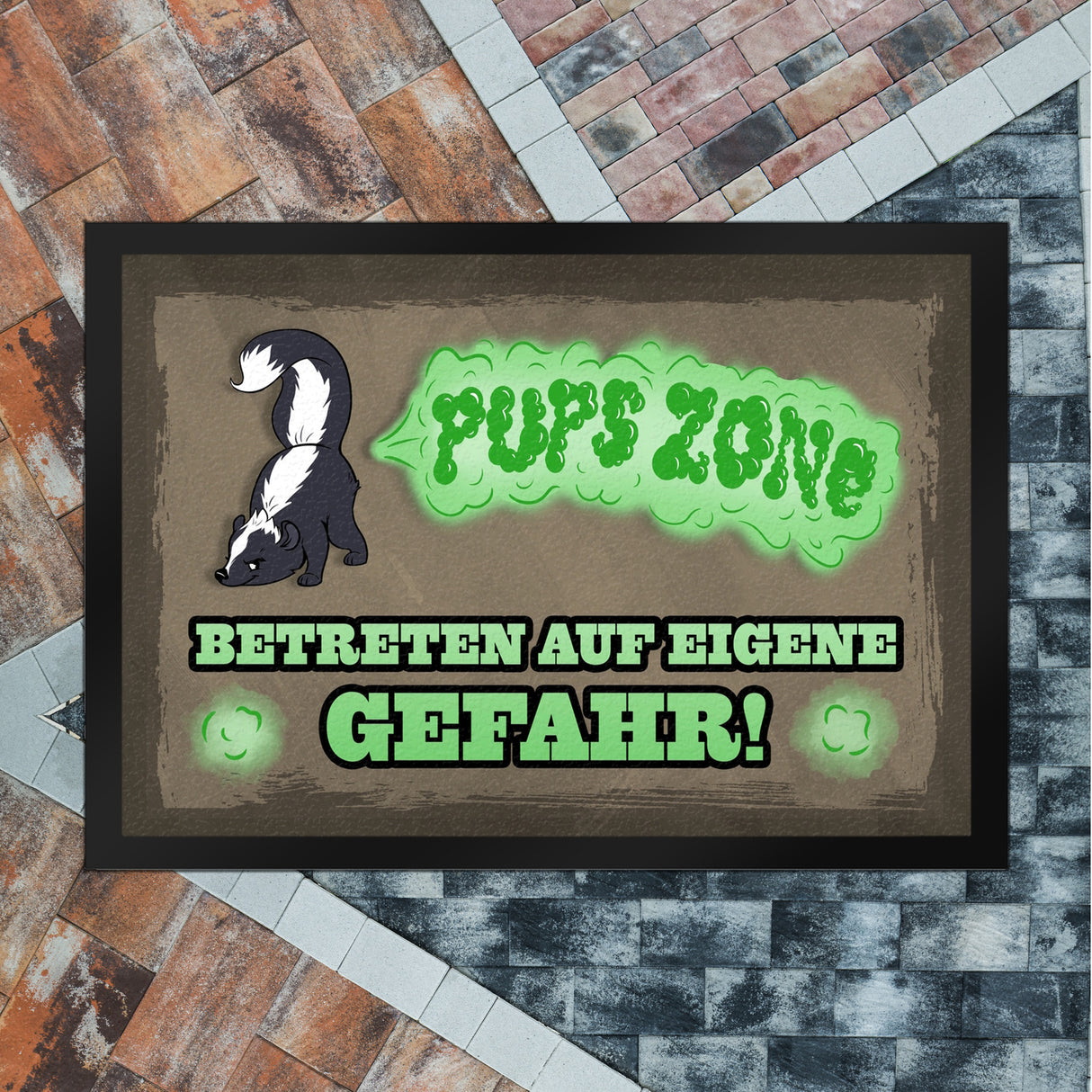 Pups Zone Betreten auf eigene Gefahr Fußmatte mit süßem Comic-Stinktier