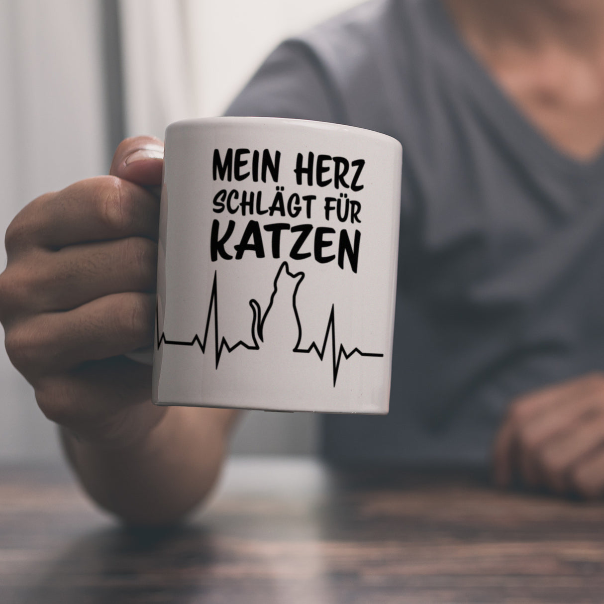 Mein Herz schlägt für Katzen Kaffeebecher mit süßem EKG Motiv