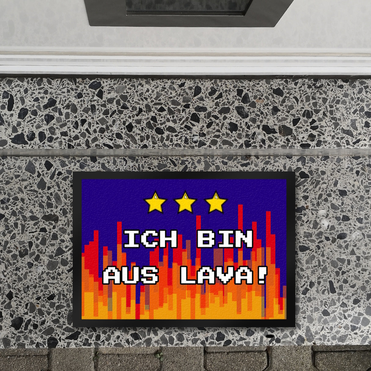 Fußmatte in 35x50 cm mit Pixelmotiv und Spruch: Ich bin aus Lava! Boden Feuer