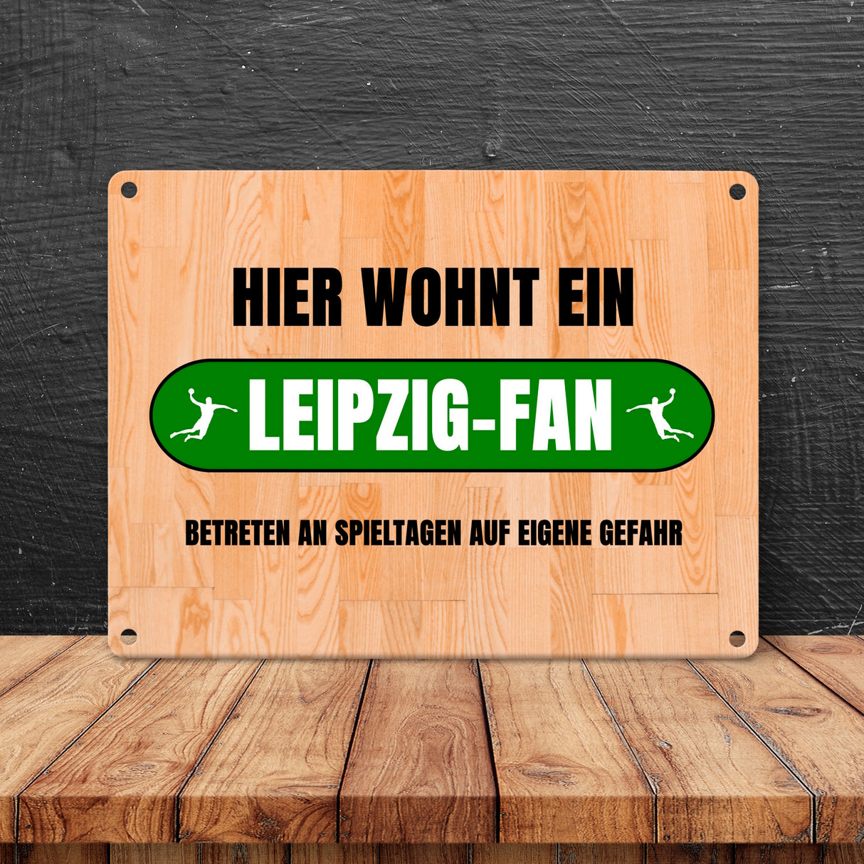 Hier wohnt ein Leipzig-Fan Metallschild in 15x20 cm mit Turnhallenboden Motiv