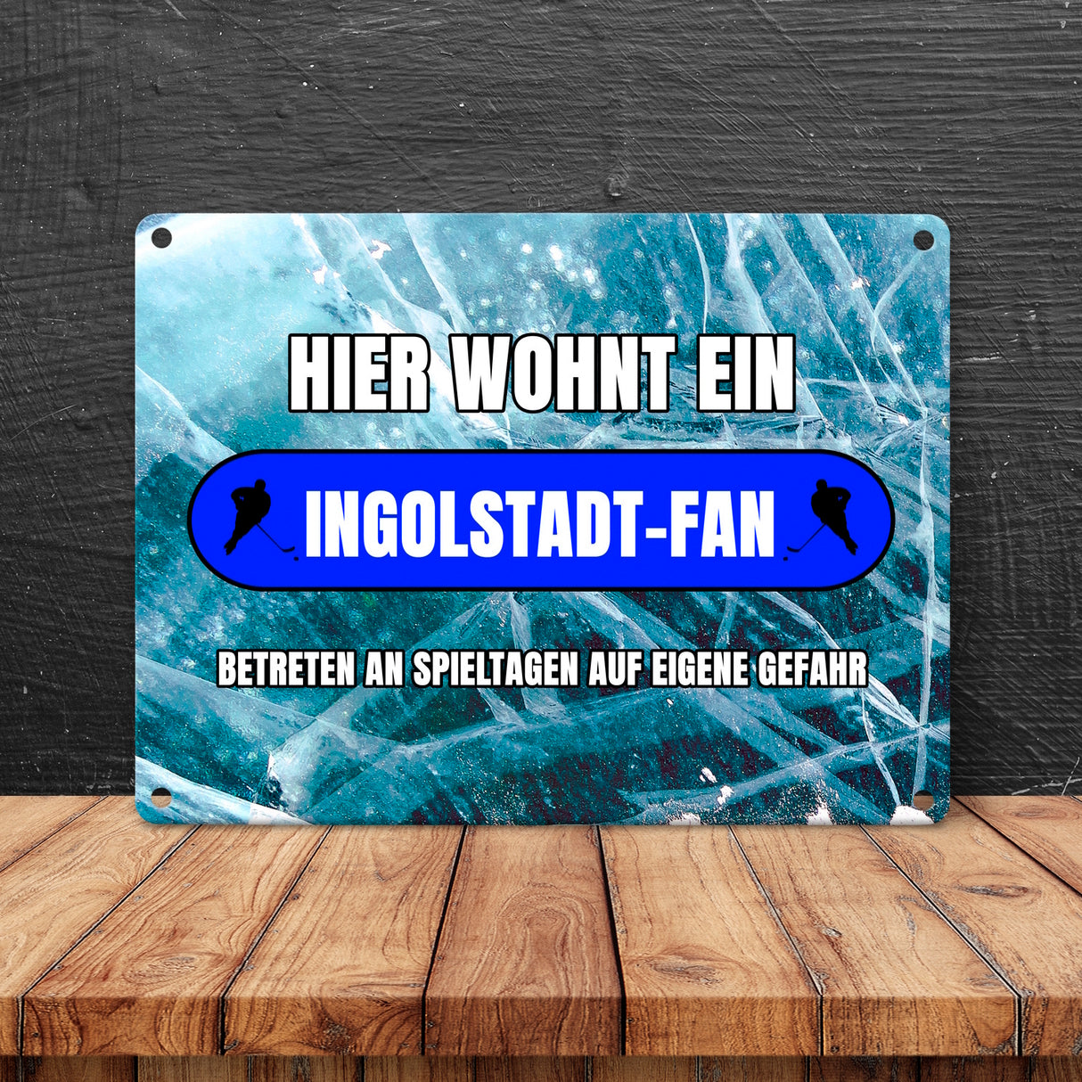 Hier wohnt ein Ingolstadt-Fan Metallschild in 15x20 cm mit Eishallen Boden-Motiv