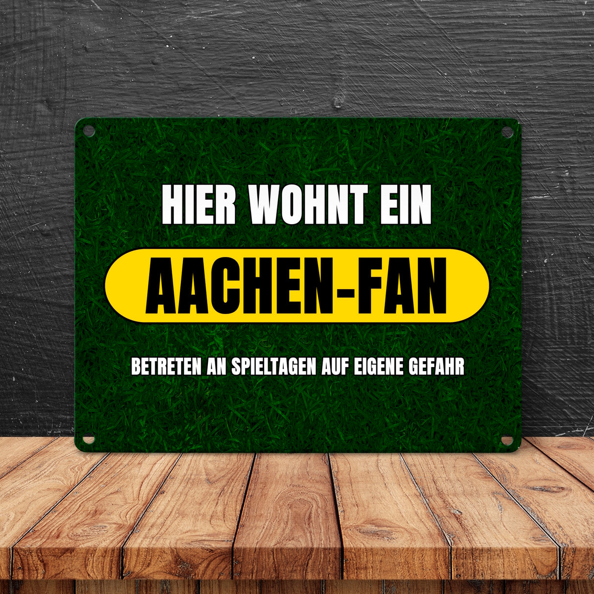 Hier wohnt ein Aachen-Fan Metallschild in 15x20 cm mit Rasenmotiv