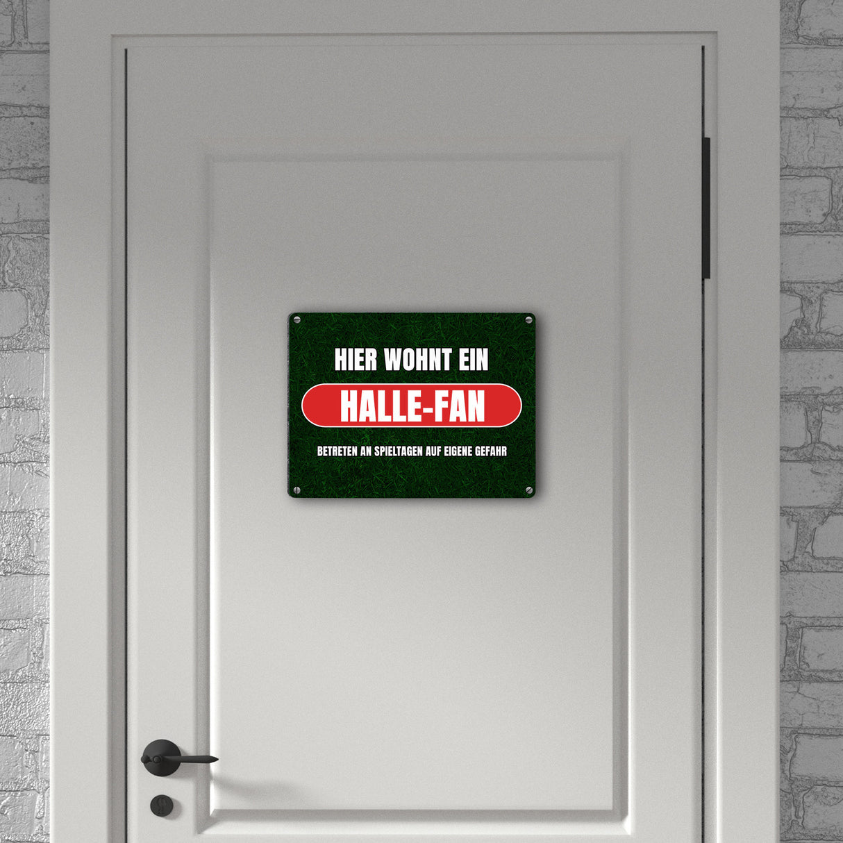 Hier wohnt ein Halle-Fan Metallschild in 15x20 cm mit Rasenmotiv