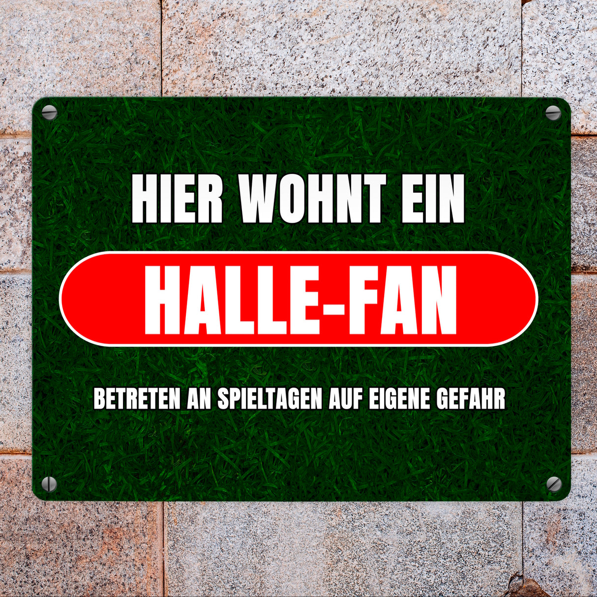 Hier wohnt ein Halle-Fan Metallschild in 15x20 cm mit Rasenmotiv