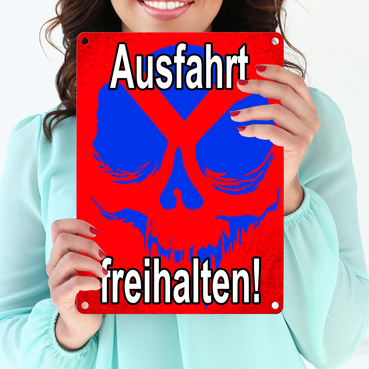 Metallschild Ausfahrt freihalten! - mit Totenkopf Halteverbot