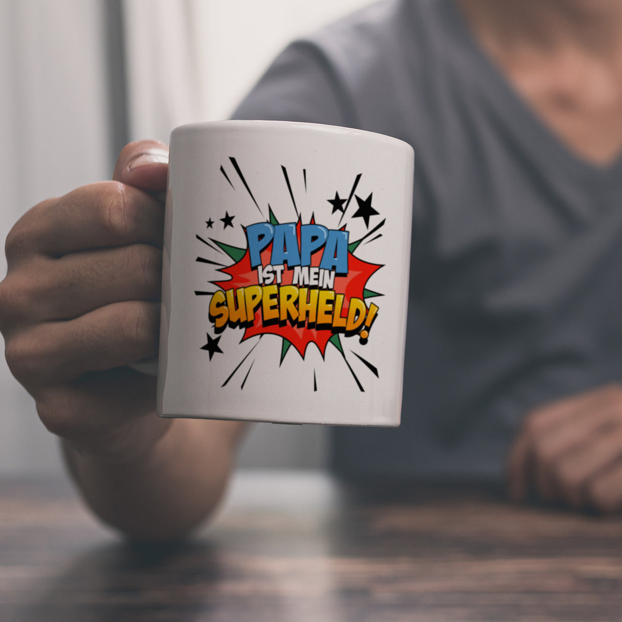 Kaffeetasse mit knalligem Comic Motiv und Spruch - Papa ist mein Superheld
