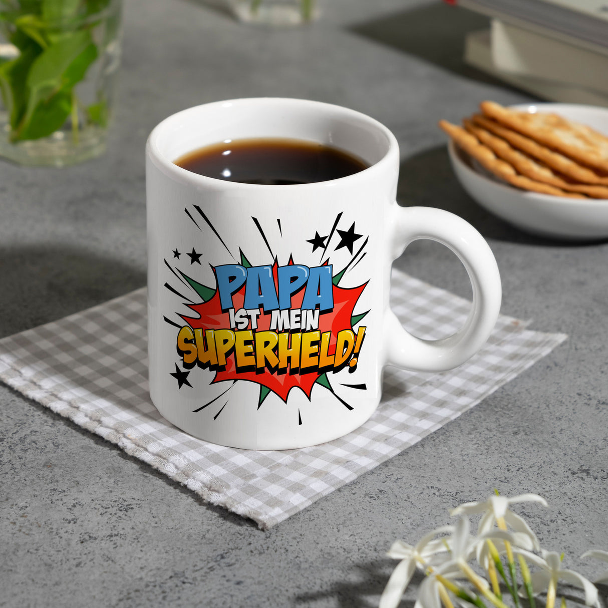 Kaffeetasse mit knalligem Comic Motiv und Spruch - Papa ist mein Superheld
