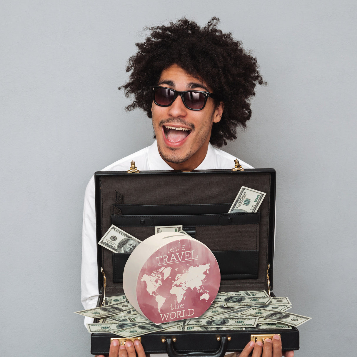 Spardose mit Weltkarten Motiv und Text - let's travel the world