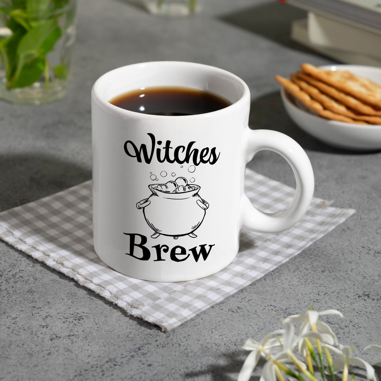 Kaffeebecher für Halloween mit Kessel-Motiv und Spruch - Witches Brew