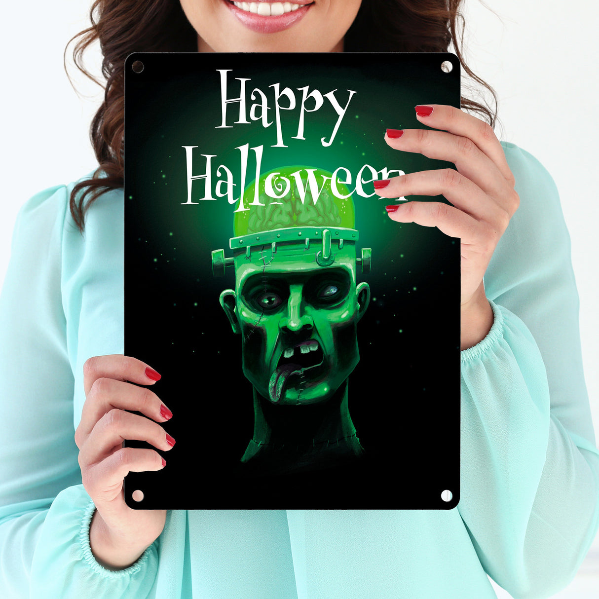 Metallschild in 15x20 cm mit gruseligem Zombie Motiv und Happy Halloween Schriftzug