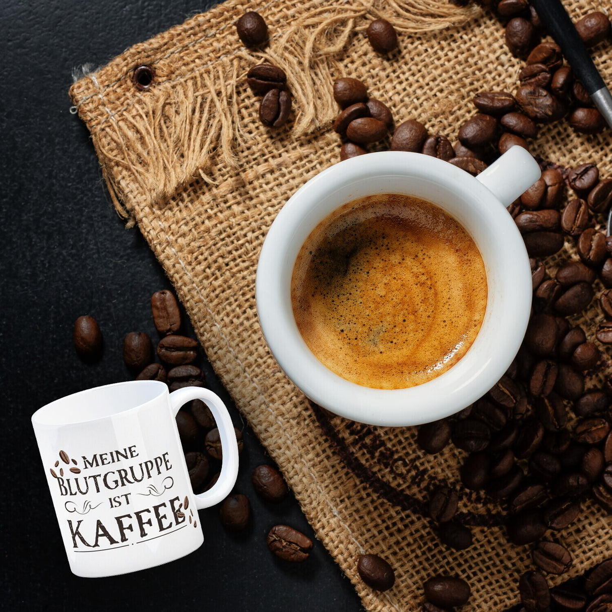 Kaffeebecher mit lustigem Motiv und Spruch - Meine Blutgruppe ist Kaffee