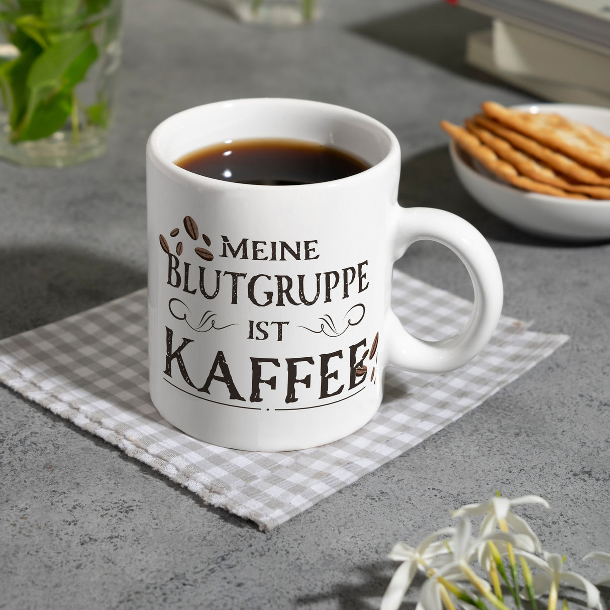 Kaffeebecher mit lustigem Motiv und Spruch - Meine Blutgruppe ist Kaffee