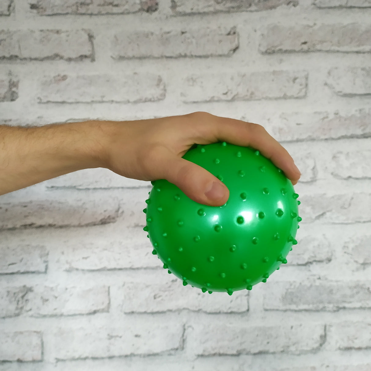 Noppenball in grün